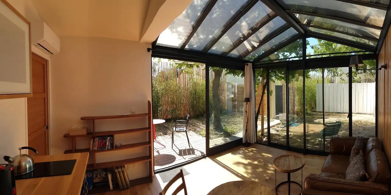 Le Mazet Des Amants, Cabane En Bois Avec Jacuzzi Privatif Aviñón 0*,  Francia