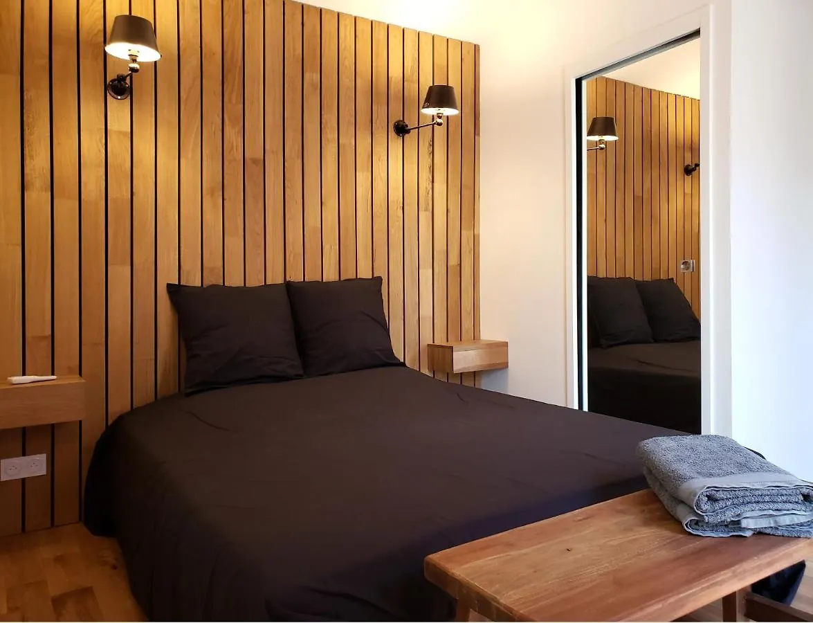 Villa Le Mazet Des Amants, Cabane En Bois Avec Jacuzzi Privatif Aviñón