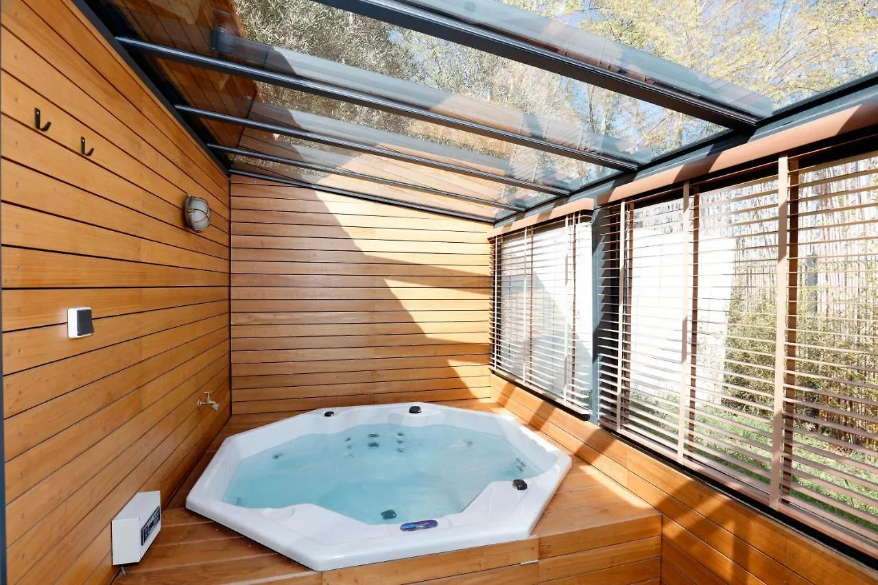 Villa Le Mazet Des Amants, Cabane En Bois Avec Jacuzzi Privatif Aviñón