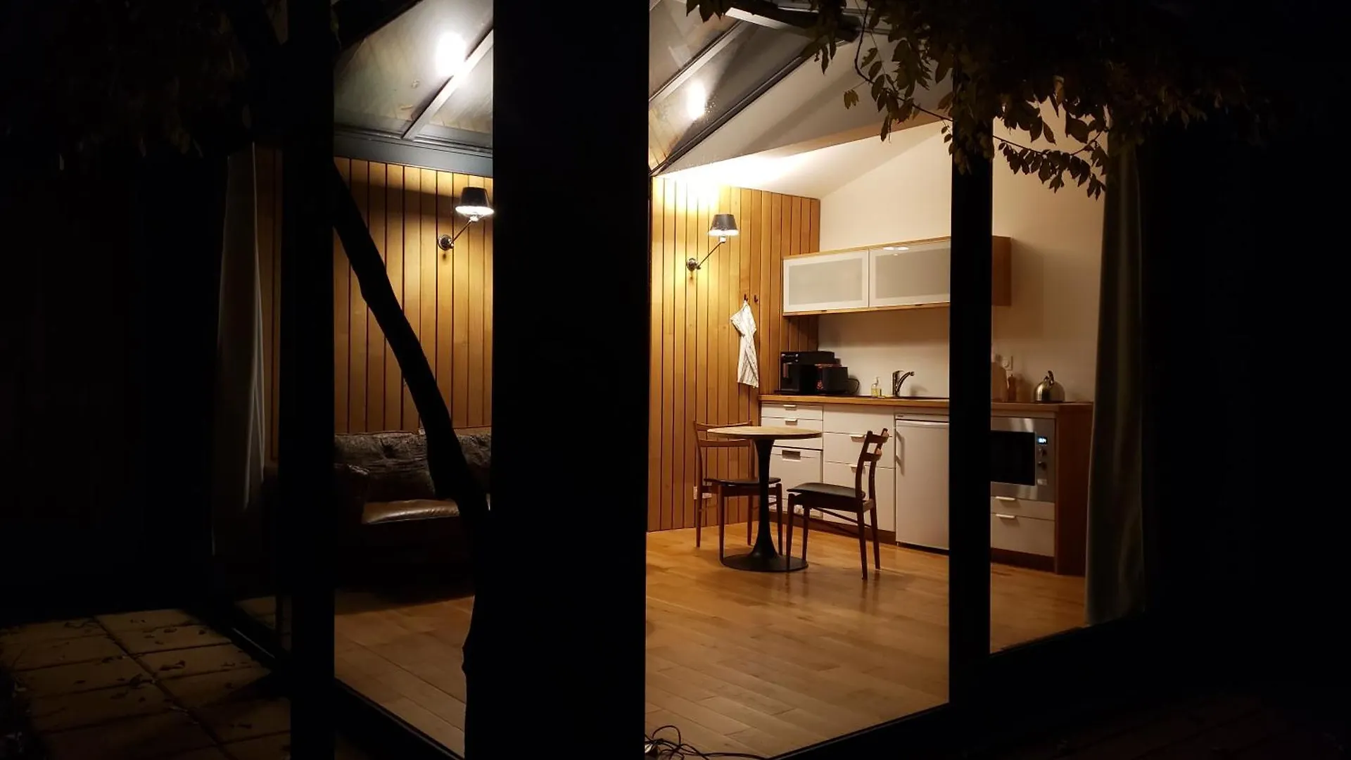 Le Mazet Des Amants, Cabane En Bois Avec Jacuzzi Privatif Aviñón Villa