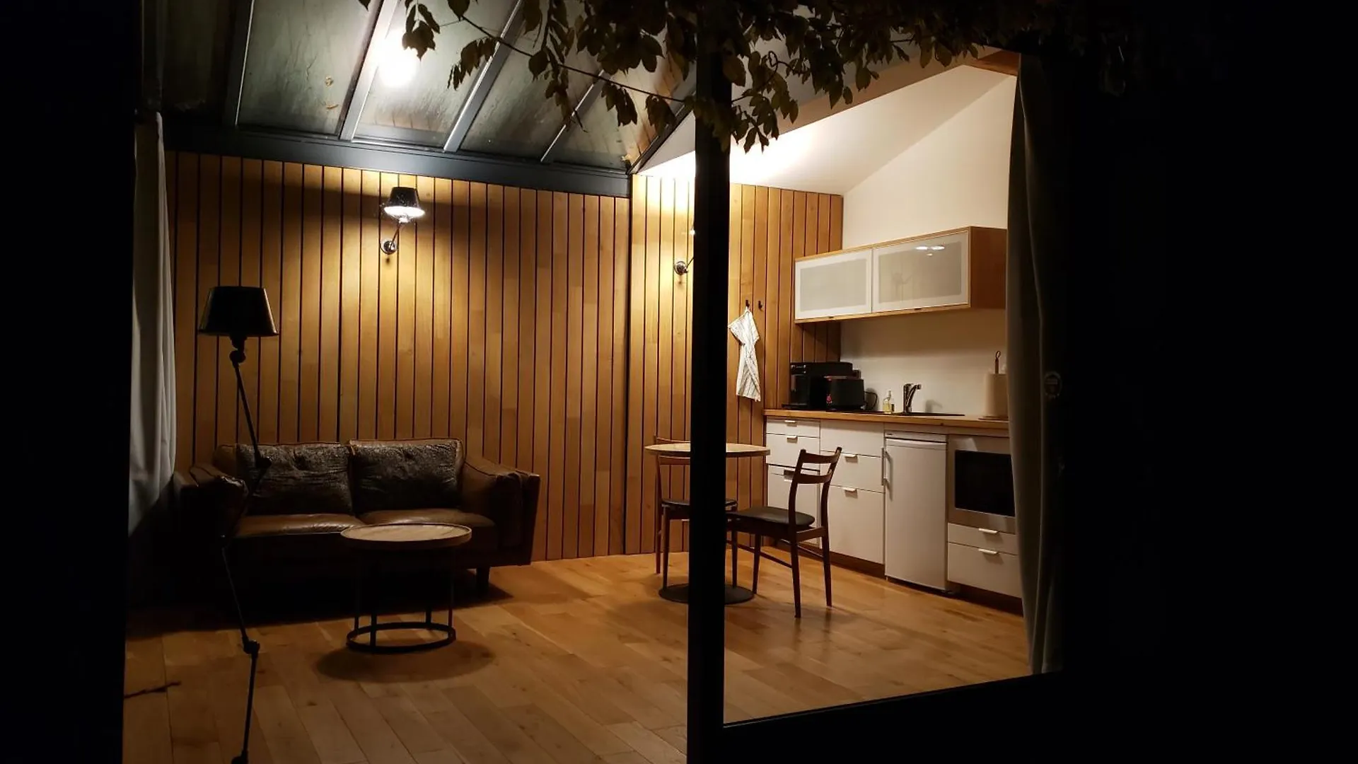 Le Mazet Des Amants, Cabane En Bois Avec Jacuzzi Privatif Aviñón